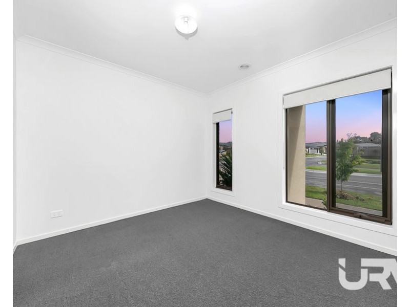 21 Brossard Road, Mickleham VIC 3064