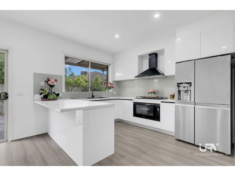 16 Classic Place, Craigieburn VIC 3064