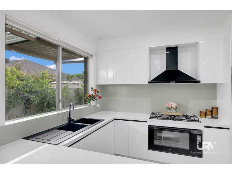 16 Classic Place, Craigieburn VIC 3064
