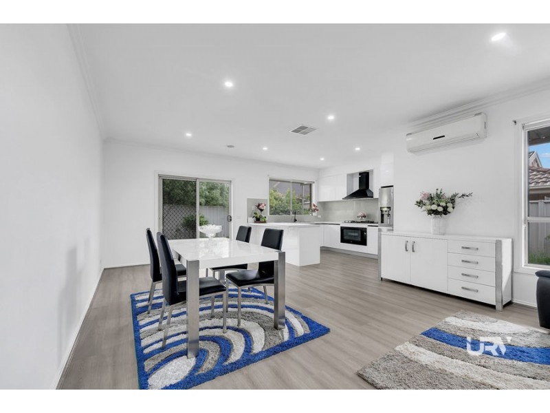 16 Classic Place, Craigieburn VIC 3064
