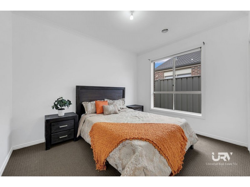 16 Classic Place, Craigieburn VIC 3064