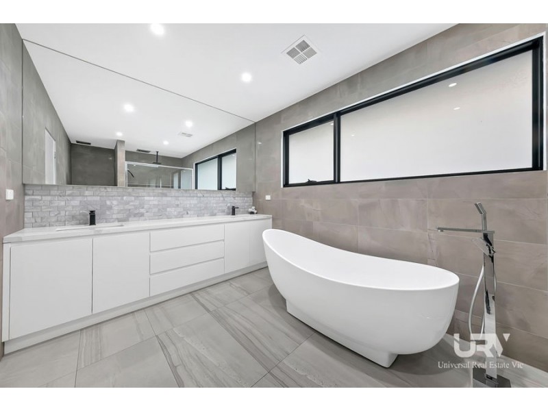 3 Arena Avenue, Roxburgh Park VIC 3064