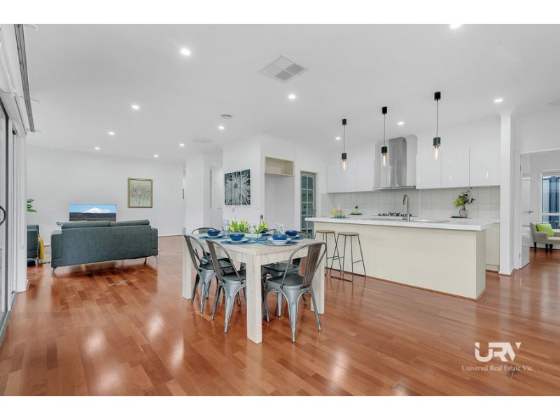 32 Ben Loman Circuit, Craigieburn VIC 3064