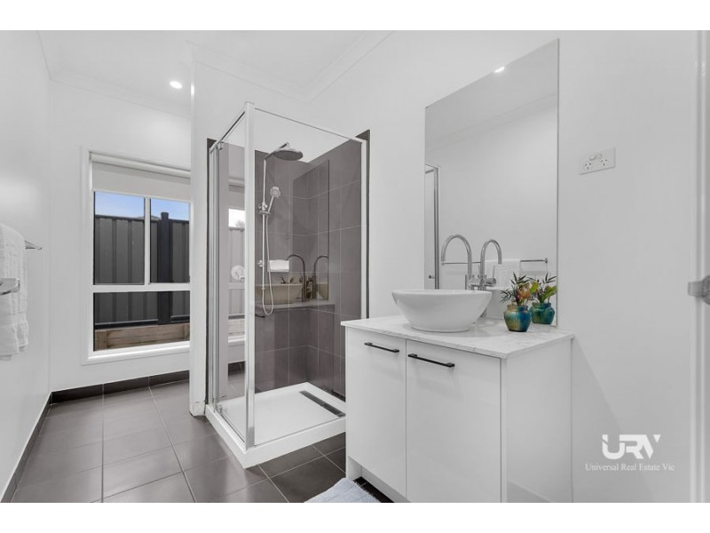 32 Ben Loman Circuit, Craigieburn VIC 3064