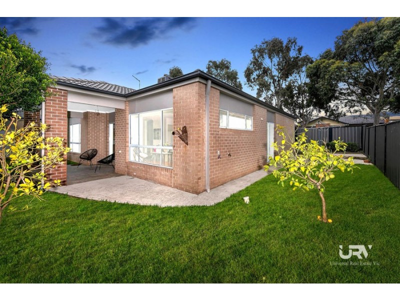 32 Ben Loman Circuit, Craigieburn VIC 3064