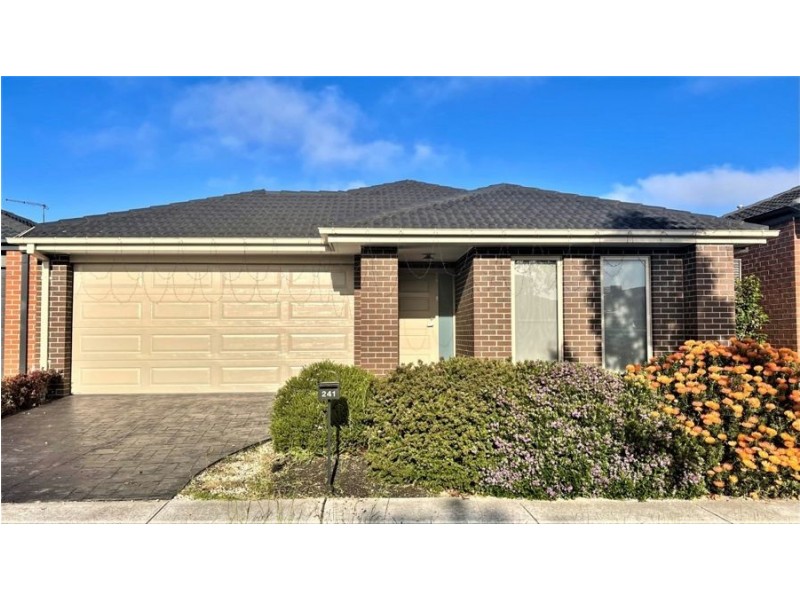 241 Newbury Blvd, Craigieburn VIC 3064