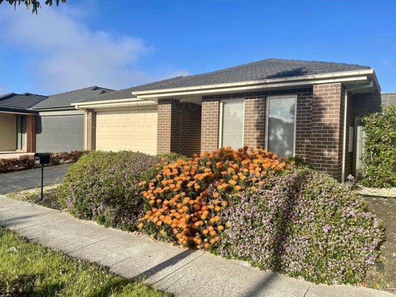 241 Newbury Blvd, Craigieburn VIC 3064