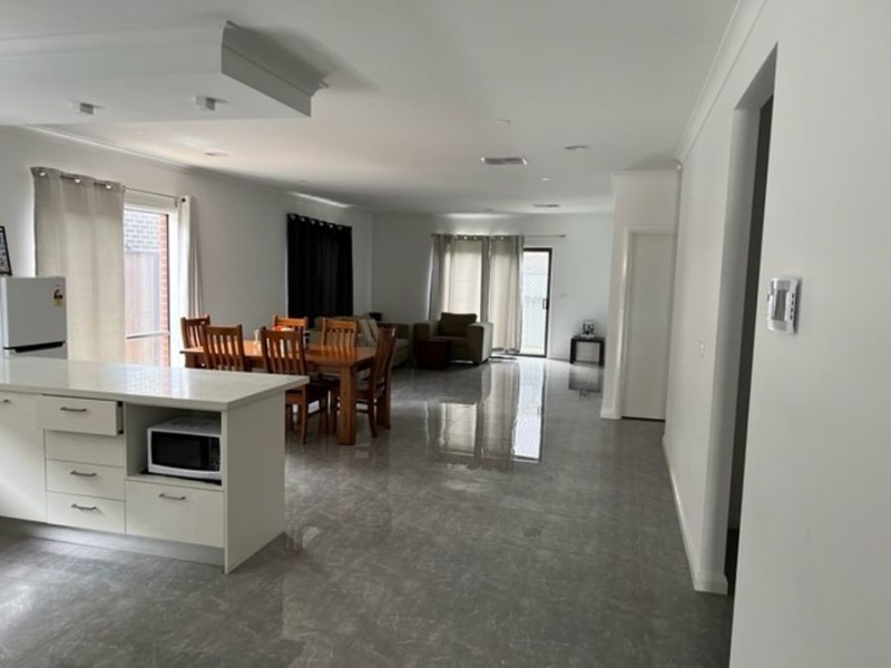 27 Gossia Avenue, Craigieburn VIC 3064