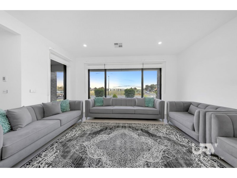 14 Echelon Street, Craigieburn VIC 3064