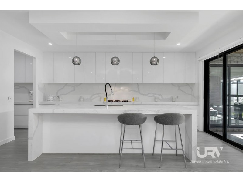 14 Echelon Street, Craigieburn VIC 3064