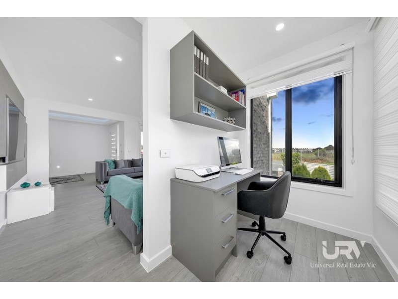 14 Echelon Street, Craigieburn VIC 3064