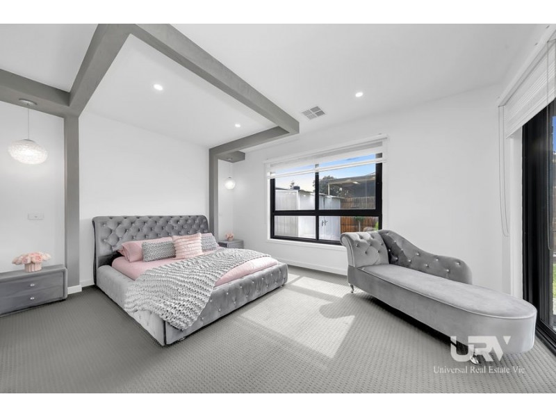 14 Echelon Street, Craigieburn VIC 3064