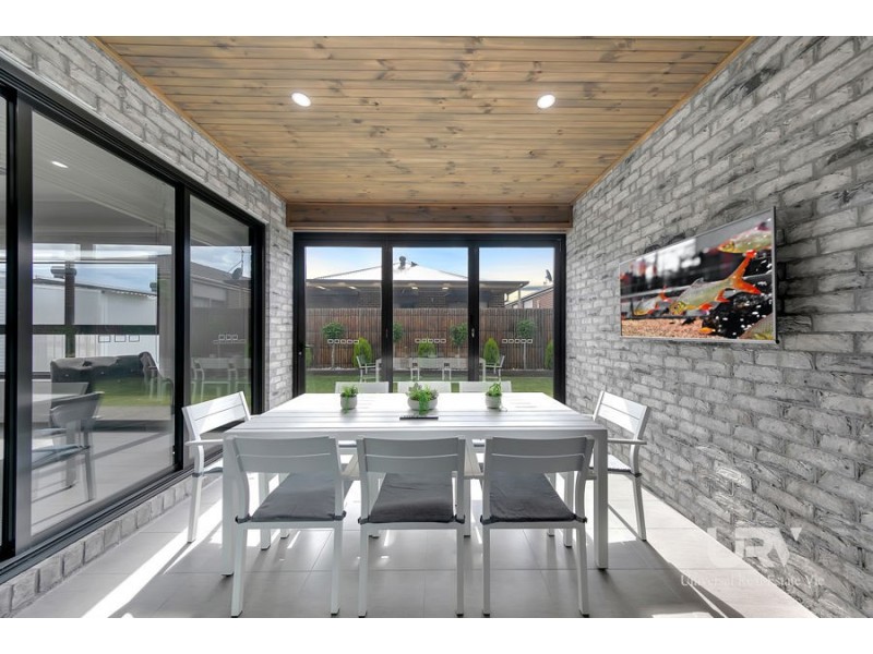 14 Echelon Street, Craigieburn VIC 3064