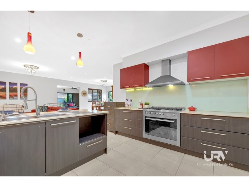 68 Hyde Park Avenue, Craigieburn VIC 3064