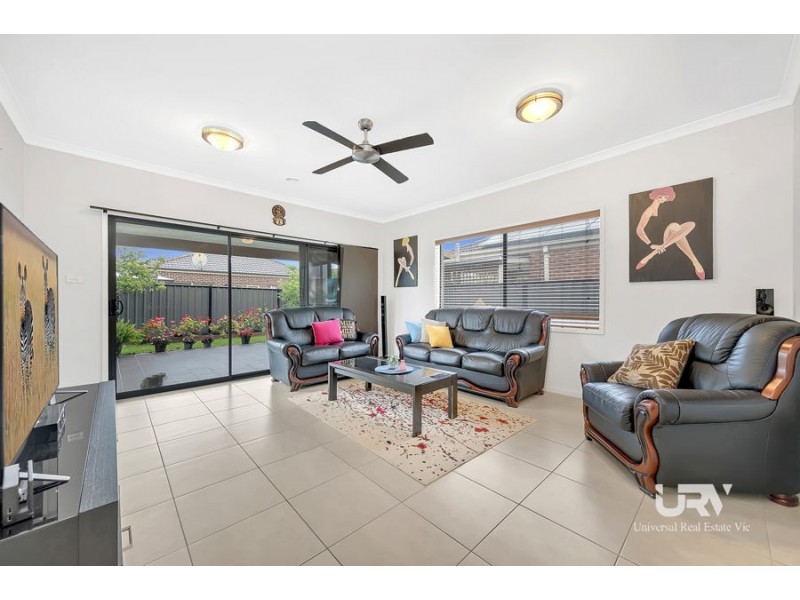 68 Hyde Park Avenue, Craigieburn VIC 3064