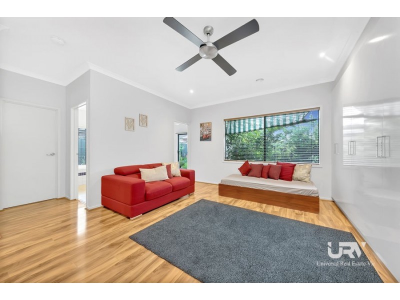 68 Hyde Park Avenue, Craigieburn VIC 3064