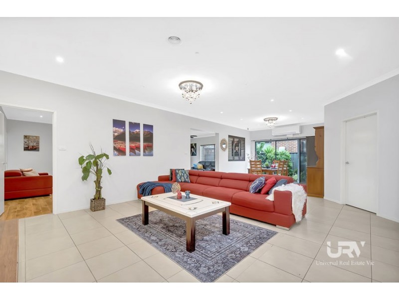 68 Hyde Park Avenue, Craigieburn VIC 3064