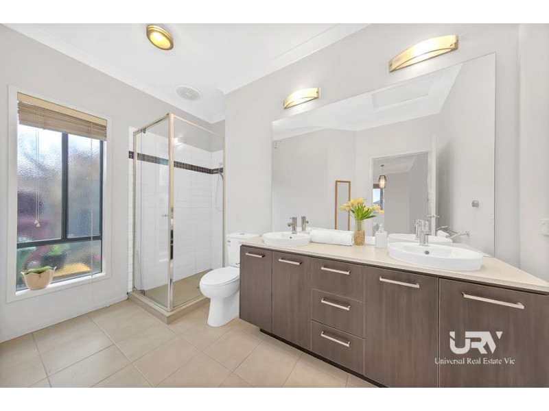68 Hyde Park Avenue, Craigieburn VIC 3064