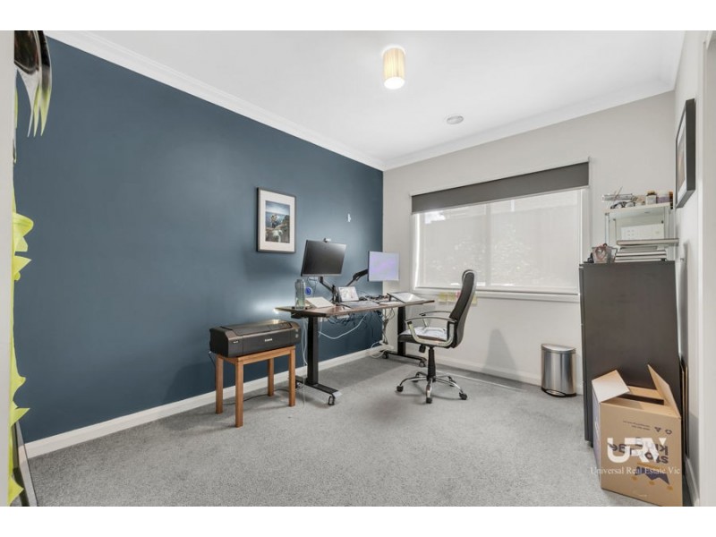 10 Spirited Cct, Craigieburn VIC 3064