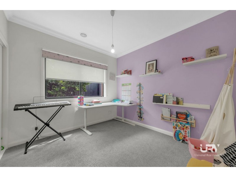 10 Spirited Cct, Craigieburn VIC 3064