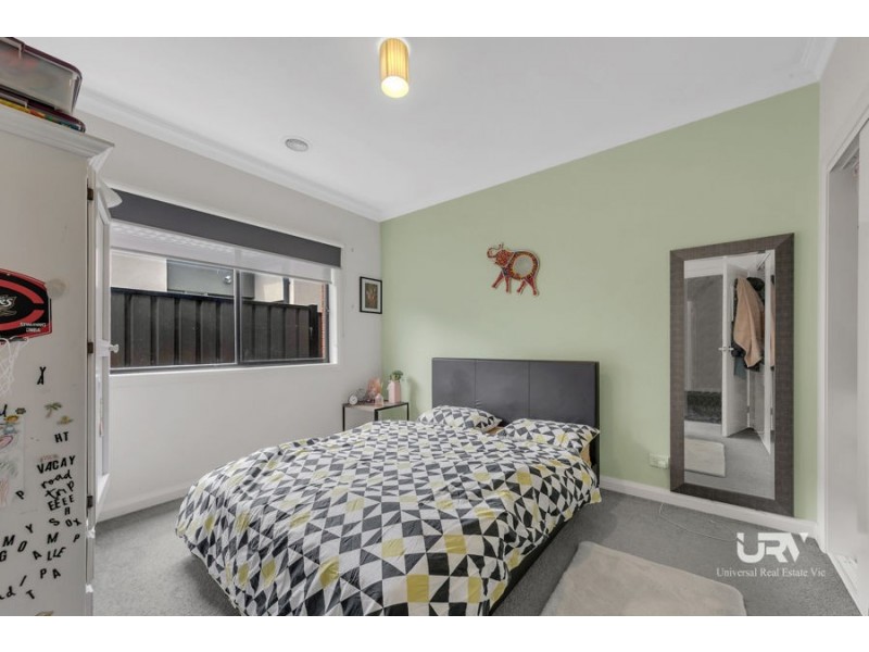 10 Spirited Cct, Craigieburn VIC 3064