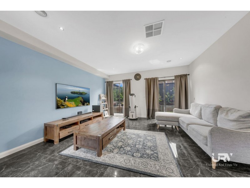 10 Spirited Cct, Craigieburn VIC 3064