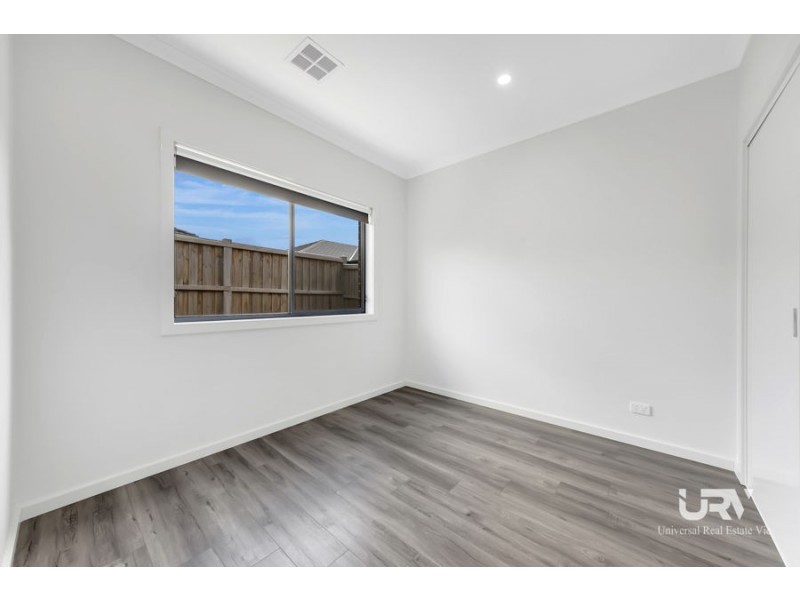 4 Alfred Road, Mickleham VIC 3064