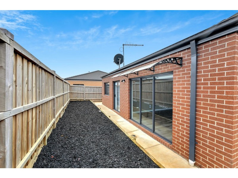 4 Alfred Road, Mickleham VIC 3064