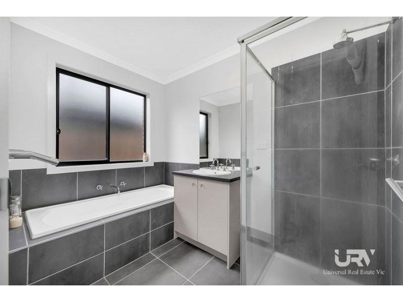 28 Brunning Rise, Wollert VIC 3750