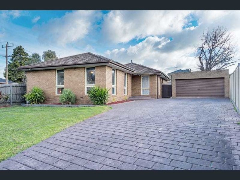 16 Whitley Crescent, Craigieburn VIC 3064
