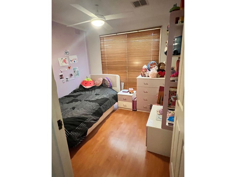 16 Whitley Crescent, Craigieburn VIC 3064