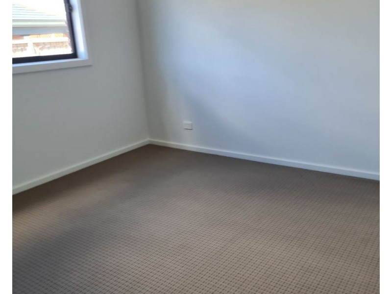 14 Coach Drive, Donnybrook VIC 3064