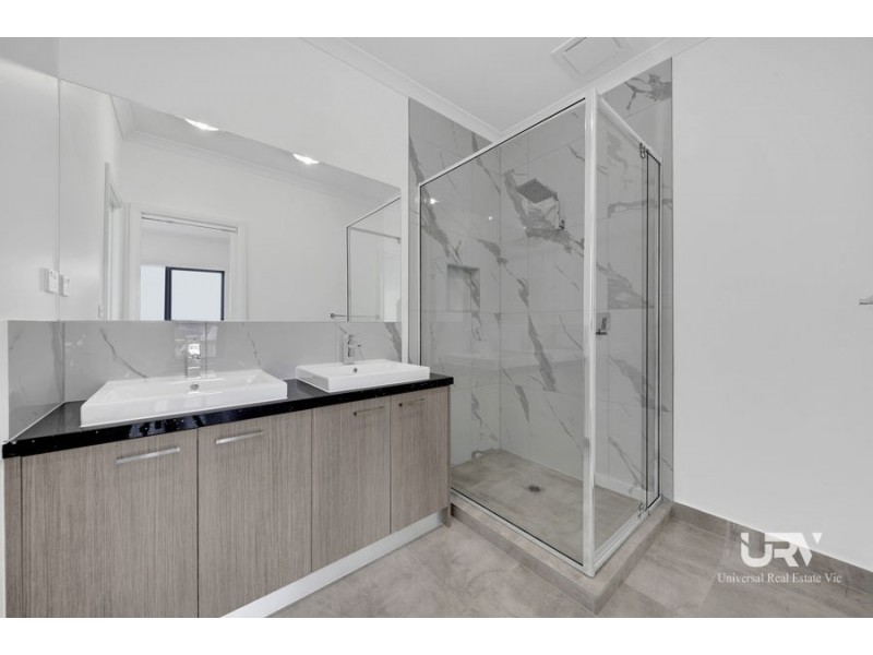 142 Brossard Rd, Mickleham VIC 3064