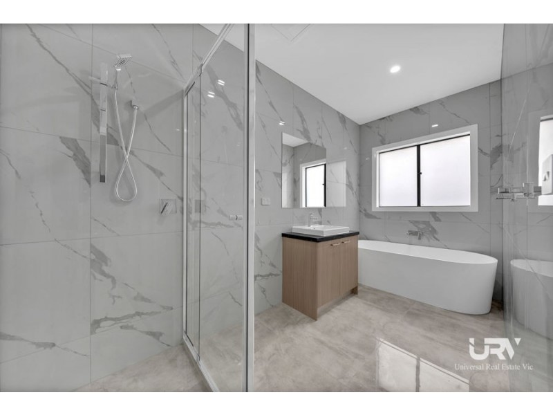 142 Brossard Rd, Mickleham VIC 3064