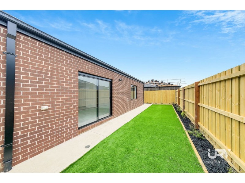 142 Brossard Rd, Mickleham VIC 3064