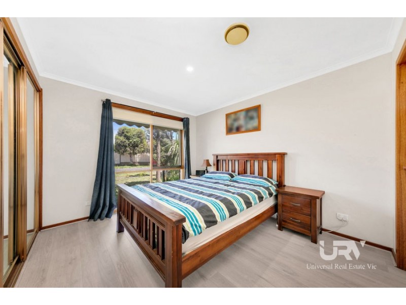 10 Spring Valley Avenue, Craigieburn VIC 3064