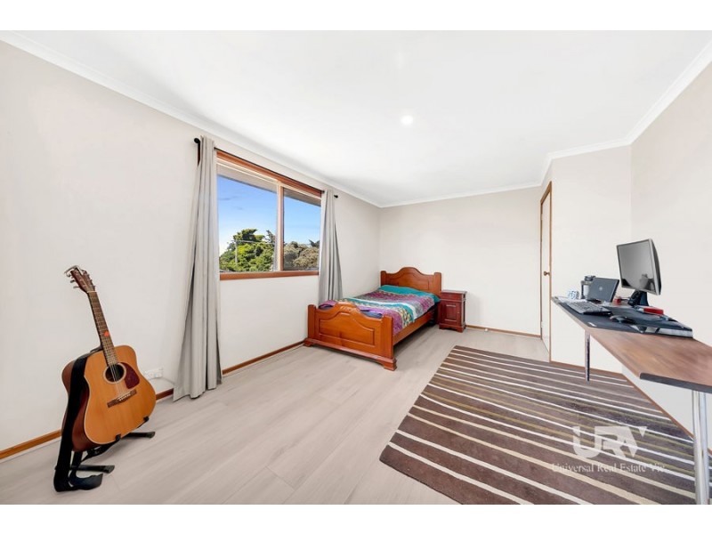 10 Spring Valley Avenue, Craigieburn VIC 3064