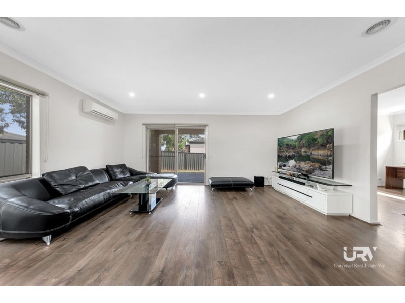 18 Watergum Avenue, Craigieburn VIC 3064