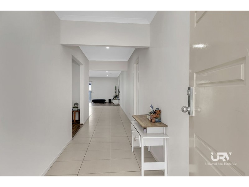 18 Watergum Avenue, Craigieburn VIC 3064