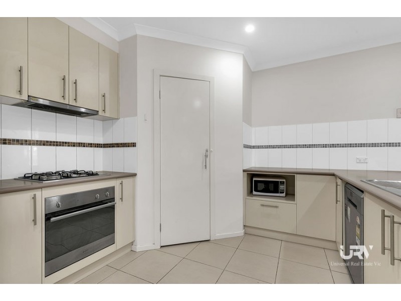 18 Watergum Avenue, Craigieburn VIC 3064