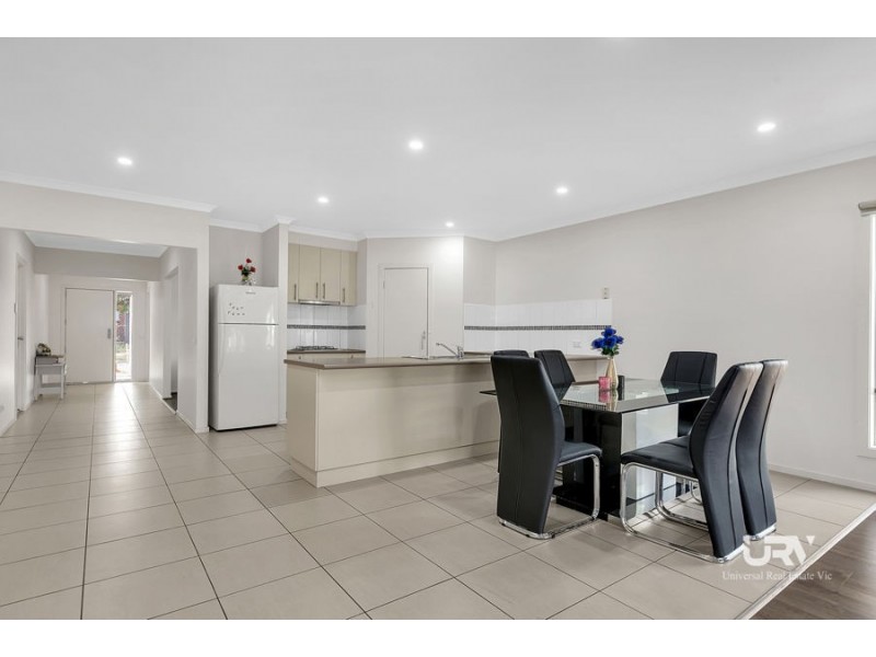 18 Watergum Avenue, Craigieburn VIC 3064