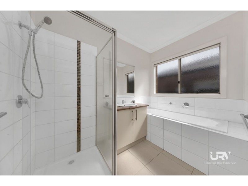 18 Watergum Avenue, Craigieburn VIC 3064