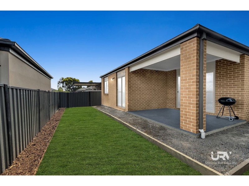 18 Watergum Avenue, Craigieburn VIC 3064