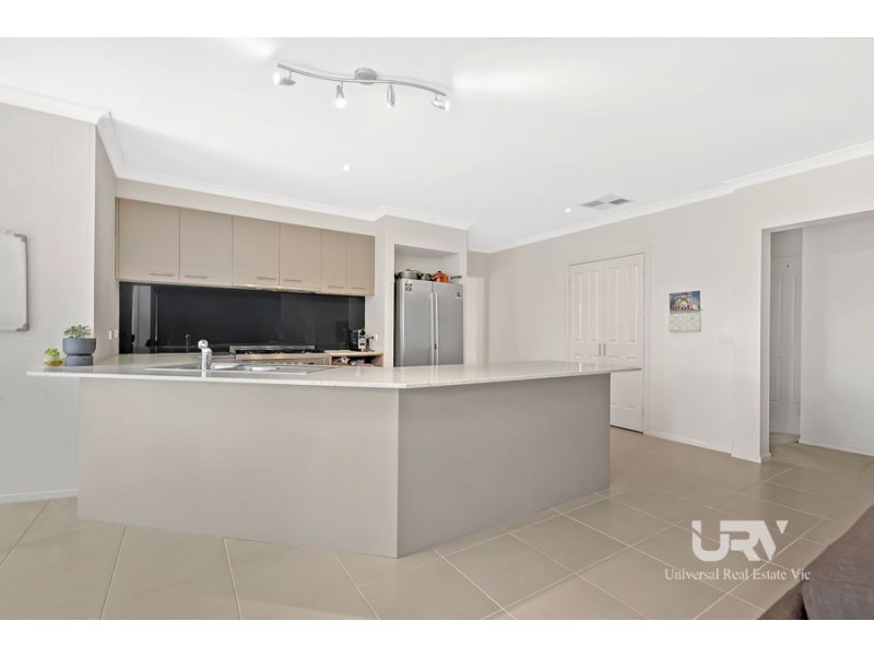 17 Mallacoota Way, Craigieburn VIC 3064