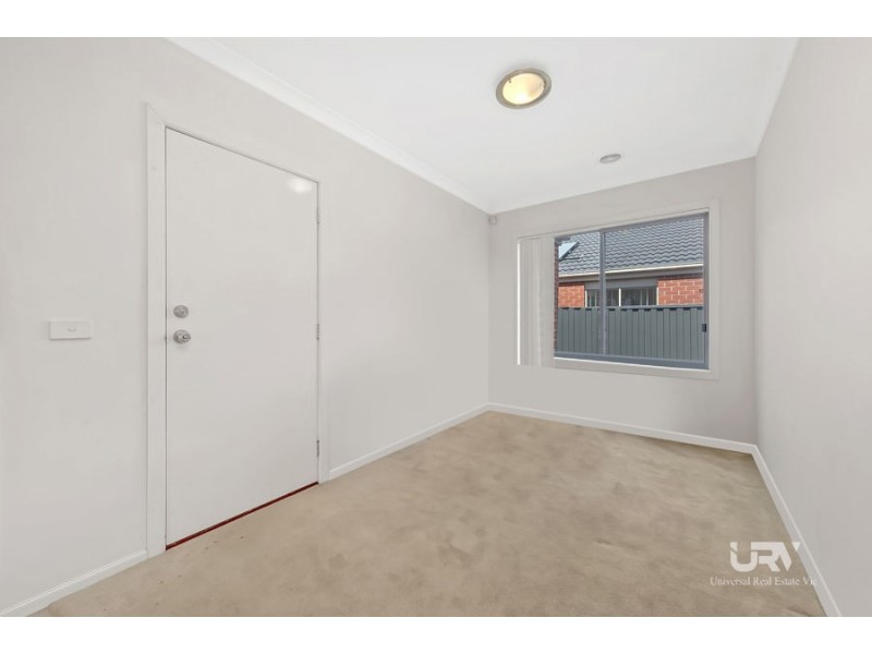 17 Mallacoota Way, Craigieburn VIC 3064