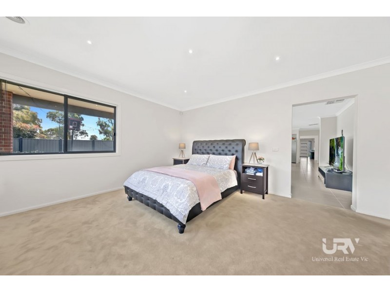 17 Mallacoota Way, Craigieburn VIC 3064
