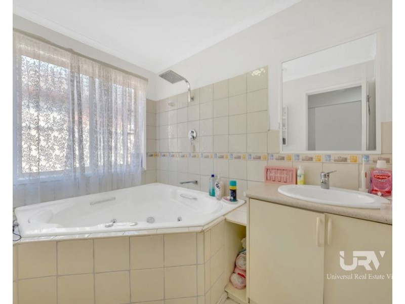 34 Hamilton Hume Parade, Craigieburn VIC 3064