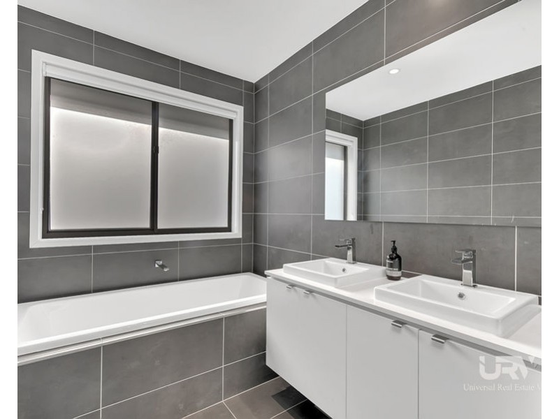 22 McCracken Avenue, Mickleham VIC 3064