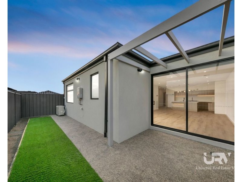 67 Alloca Crescent, Donnybrook VIC 3064