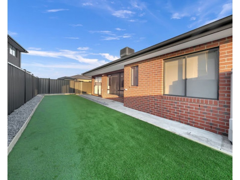 1 Flaubert Road, Craigieburn VIC 3064